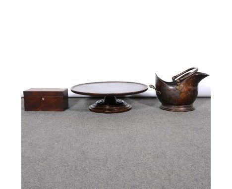 Edwardian oak 'Lazy Susan' stepped circular base, diameter 59cm; a copper coal scuttle and a Victorian mahogany tea caddy (3)