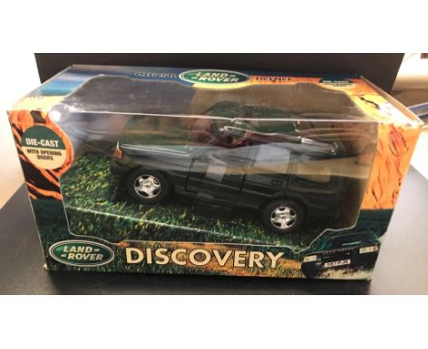 David Halsall International Land Rover Discovery Model LR012 Green. Good condition