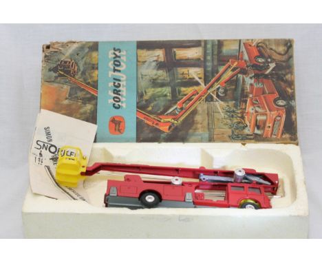 A boxed Corgi Simon Snorkel No.1137 fire engine.