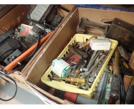 Box of mixed tools 