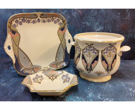 A Mason's Ironstone Ianthe pattern for Liberty two handled planter; a sandwich/cake plate and a shaped trinket dish (3) 