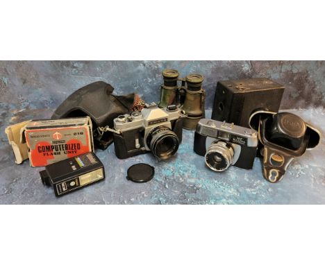 Vintage Cameras - A Chinon CS camera;&nbsp; a Halina camera;&nbsp; others;&nbsp; binoculars;&nbsp; etc 