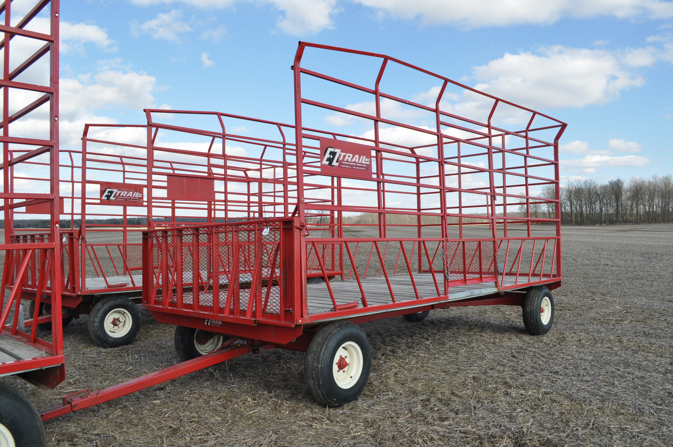{ Choice of lots 21, 22, 23 } } 2012 EZ Trail Kicker Hay Wagon