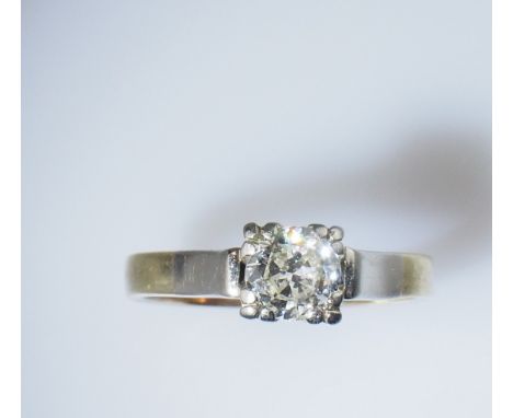 Brillantsolitär-Ring. Brillant ca. 0,50 ct. Getönt, si. 14 ct. GG und WG.