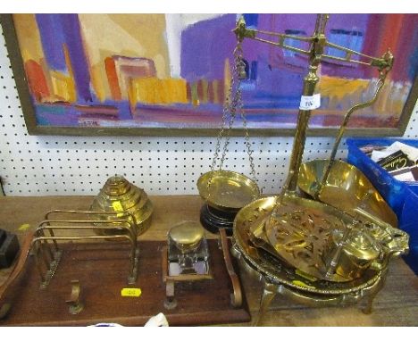 A COLLECTION OF BRASSWARE, TO INCLUDE AVERY SET OF SCALES AND WEIGHTS, DESK STAND, SCALES&nbsp; BELIEVED TO HAVE BEEN USED AT