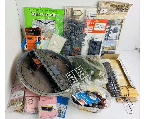 A Superfluity of Model Rail Accessories - See Picture. P&amp;P Group 3 (£25+VAT for the first lot and £5+VAT for subsequent l
