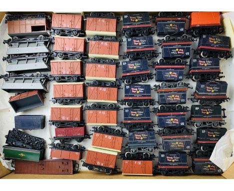 41x OO Gauge Wagons - Mostly Hornby / Triang. P&amp;P Group 3 (£25+VAT for the first lot and £5+VAT for subsequent lots) 