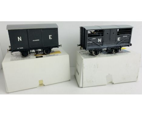 2x O Gauge Kit Built Wagons. P&amp;P Group 1 (£14+VAT for the first lot and £1+VAT for subsequent lots) 