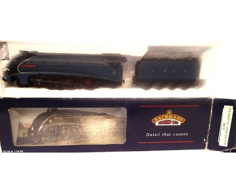 Bachmann 31-959 Class A4, No 26 Miles Beevor, LNER Garter Blue. P&amp;P Group 1 (£14+VAT for the first lot and £1+VAT for sub