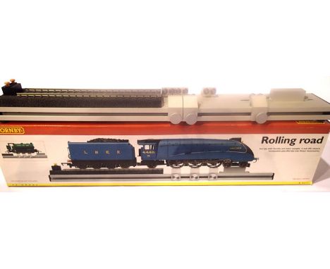 Hornby R8211 rolling road. P&amp;P Group 1 (£14+VAT for the first lot and £1+VAT for subsequent lots) 