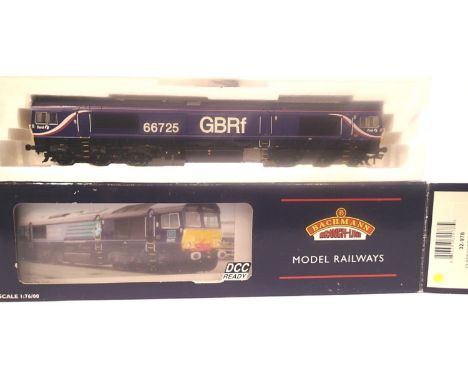 Bachmann 32-978 Class 66, 66725 Sunderland AFC, First/GBRF. P&amp;P Group 1 (£14+VAT for the first lot and £1+VAT for subsequ