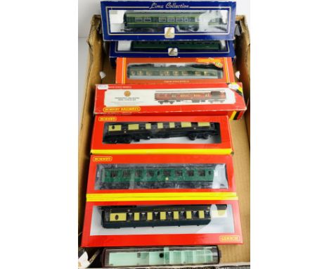 7x OO Scale Coaches - Mixed Assortment. P&amp;P Group 3 (£25+VAT for the first lot and £5+VAT for subsequent lots) 