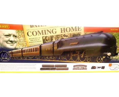 Hornby R1060 Coming Home train set Streamlined Coronation Class, LMS Black, City of Lancaster, three coaches, track, controll