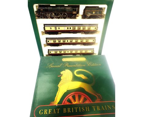 Hornby R2031 The Bristolian train pack, 70023 Venus with three  blood/custard coaches. P&amp;P Group 2 (£18+VAT for the first