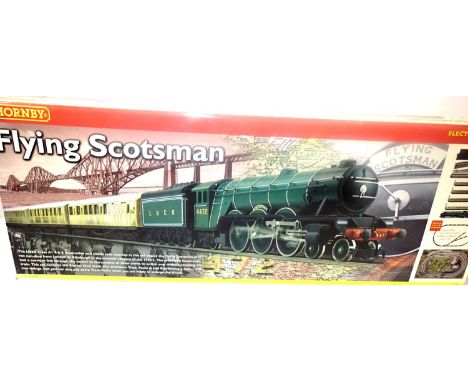 Hornby R1039, Flying Scotsman train set, loco and tender, three teak coaches, track, controller, track mat etc. P&amp;P Group