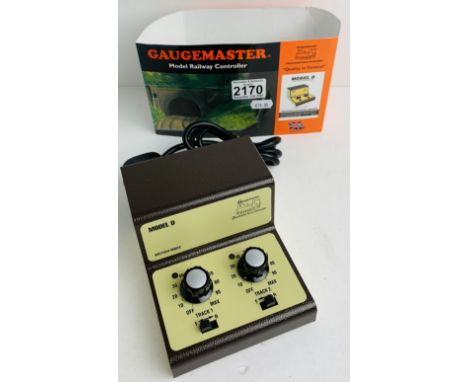Gaugemaster Model D Twin Track Controller. P&amp;P Group 2 (£18+VAT for the first lot and £3+VAT for subsequent lots) 