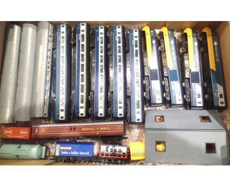 Hornby HST power cars x2, trailer cars x2 (missing bogie) blue/grey coaches x8 and three wagons controllers. P&amp;P Group 3 