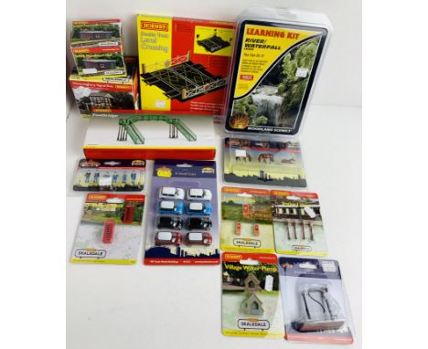 A Plethora of Model Railway Accessories - Mostly New in Packets. P&amp;P Group 2 (£18+VAT for the first lot and £3+VAT for su