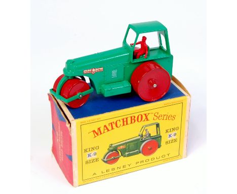 Matchbox King Size K-9 Aveling Barford Road Roller, green body with red rollers, with red plastic driver (NM-BVG)