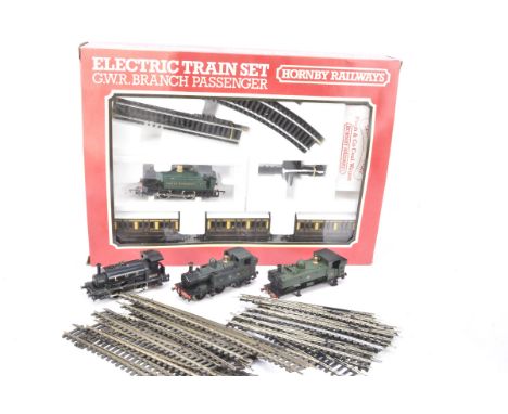 Hornby 00 Gauge Set Locomotives and Peco and Hornby Track, R694 Rural Rambler GWR Set comprising 0-4-0 GWR Tank engine, three