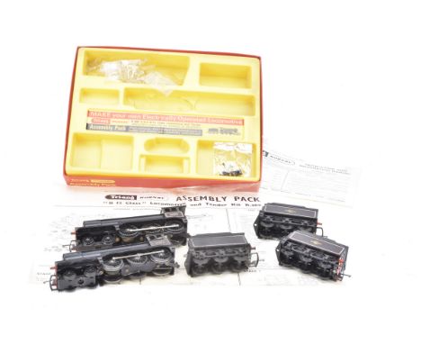 Tri-ang Hornby 00 Gauge CKD Assembly Pack BR black B12 Locomotive and Tender and additional items, R389 constructed B12 Locom