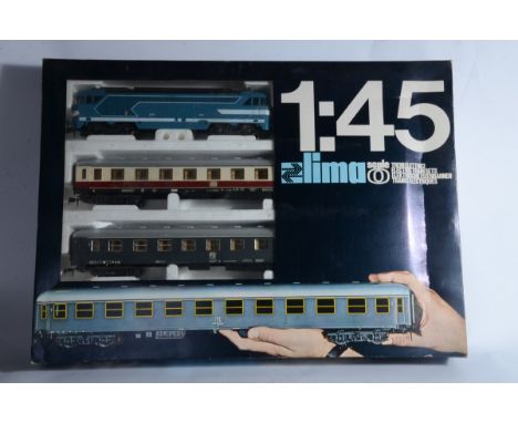 A Lima 1/45 Scale 0 gauge 2-rail European Passenger Train Set, in original box, comprising SNCF blue Bo-Bo diesel no 67001, w