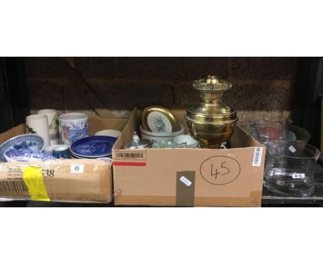 2 CARTONS OF MISC CHINAWARE, COMMEMORATIVE PLATES, BRASS OIL LAMP &amp; PYREX DISHES