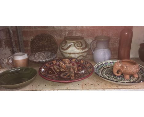 SHELF WITH VARIOUS EARTHENWARE &amp; GLAZED POTTERY &amp; A FIGURINE OF STONE