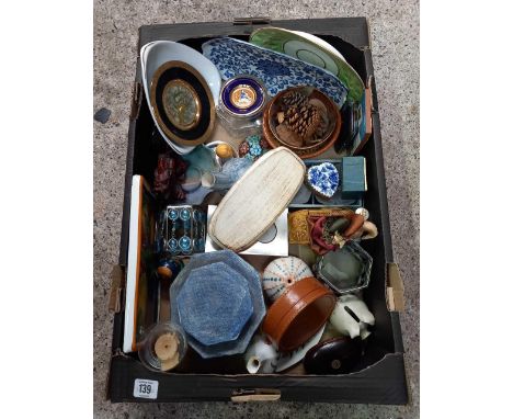 CARTON WITH MISC BRIC-A-BRAC, PLATES, SAUCERS, CANDLE HOLDERS, STONEWARE STORAGE JAR ETC