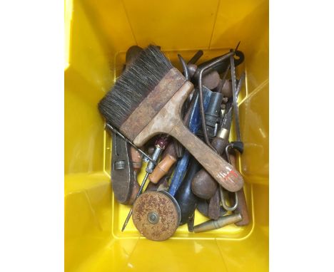 SMALL QTY OF VINTAGE TOOLS