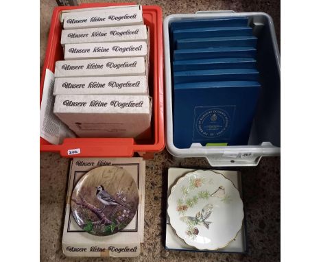 4 CARTONS OF DECORATIVE PLATES, 8 PLATES OF BIRDS BY DOROTHY DOUGHTY, 8 GERMAN BY KARL HANS BOESE OF BIRDS, 5 PLATES BY CARL 