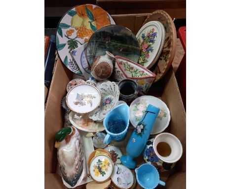 CARTON WITH MISC CHINAWARE INCL; PLATES, A DUCK, BUTTER DISH, SMALL BRASS FRAMED FLOWERS &amp; BIRDS &amp; OTHER CHINA ITEMS