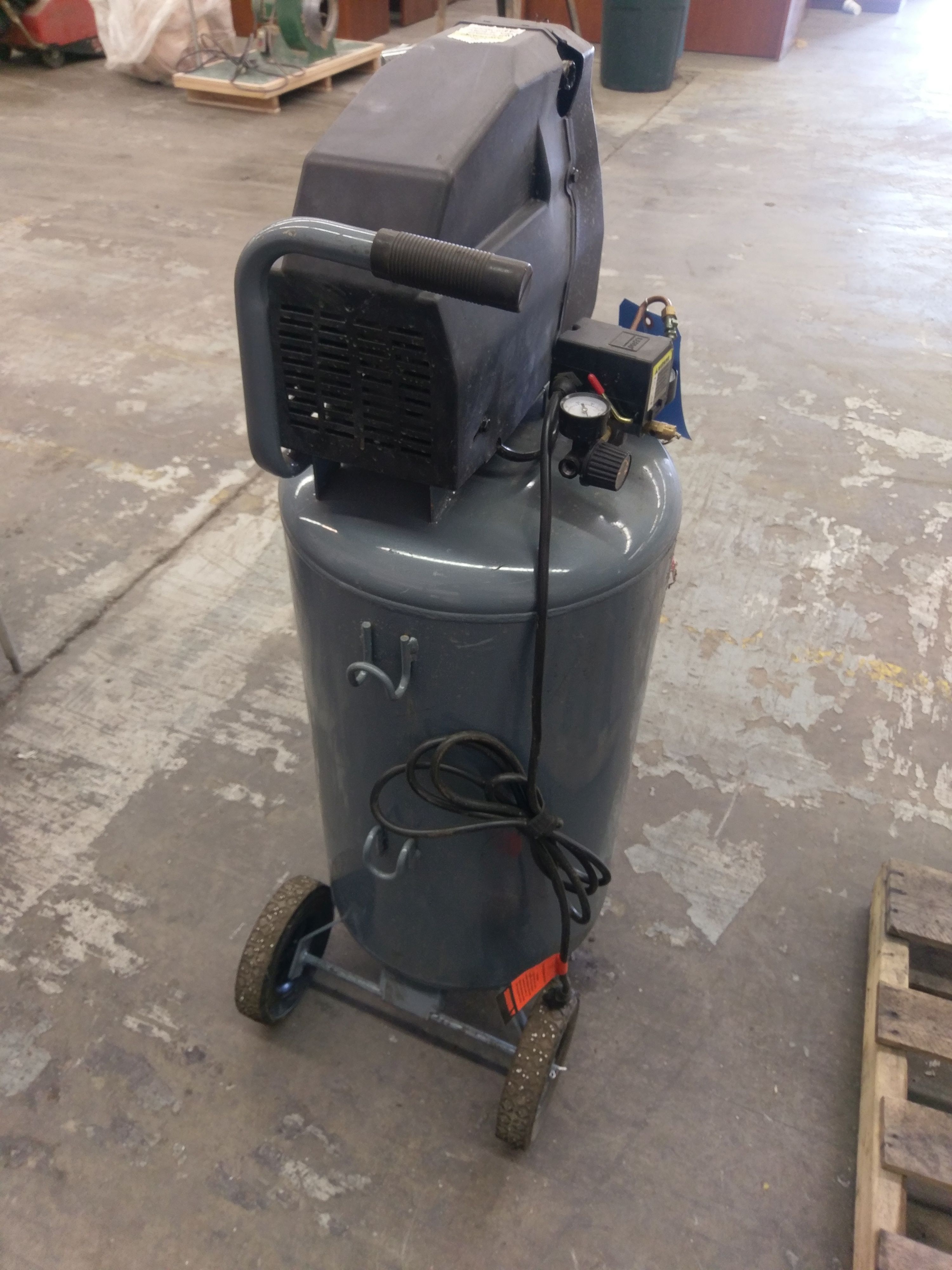 2.5 HP PERFORMAX 26 GALLON VERTICAL AIR COMPRESSOR, 120 VOLT, SINGLE