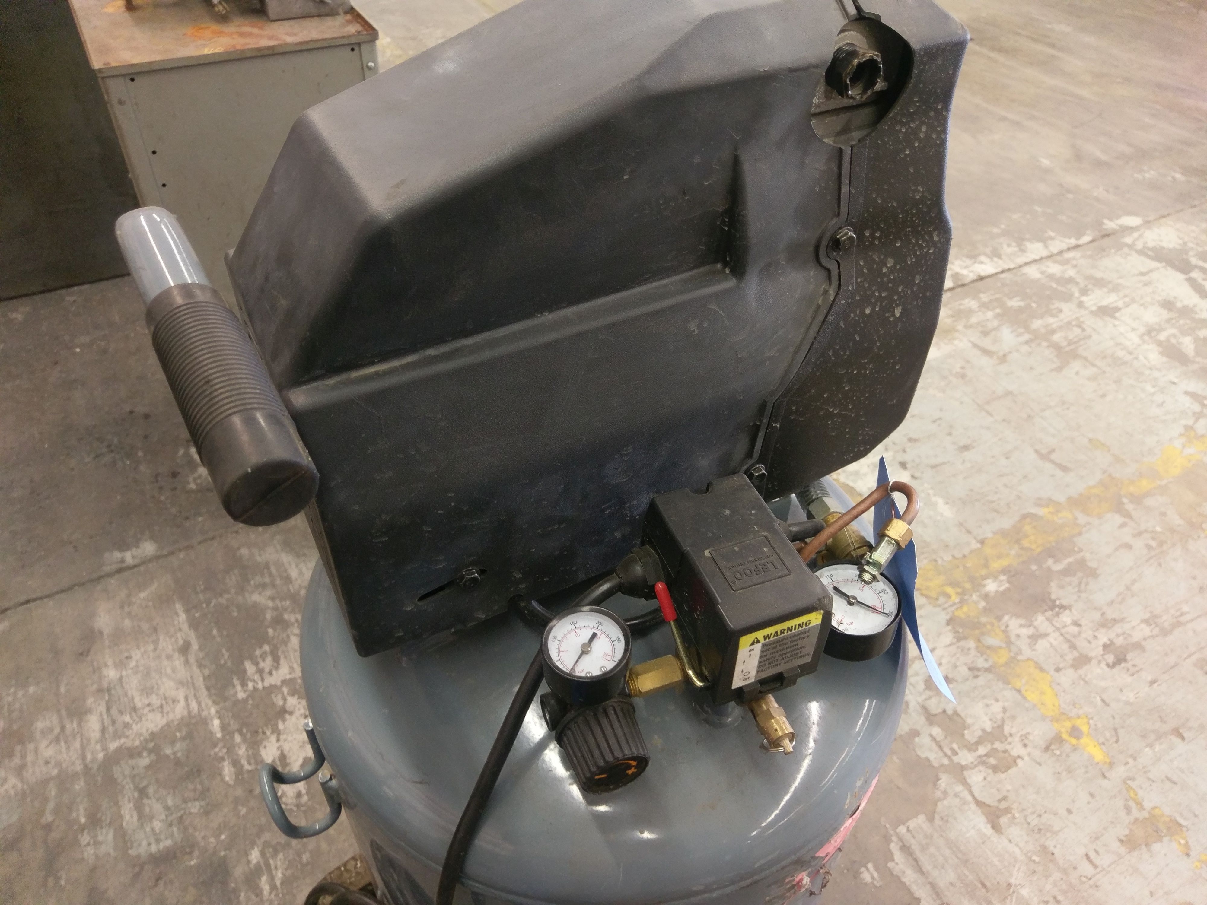 2.5 HP PERFORMAX 26 GALLON VERTICAL AIR COMPRESSOR, 120 VOLT, SINGLE