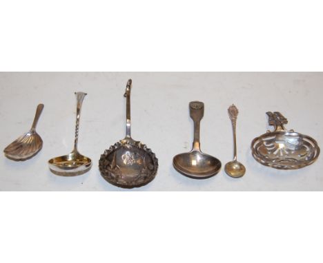 Assorted English and continental silver caddy spoons, sifting spoon with  gilt wash bowl, salt spoon etc (6)