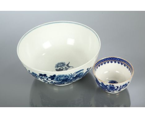18TH CENTURY WORCESTER FENCE PATTERN SLOP BOWL
first period, crescent mark, 8cm high, 16.5cm diameter; together with a Worces