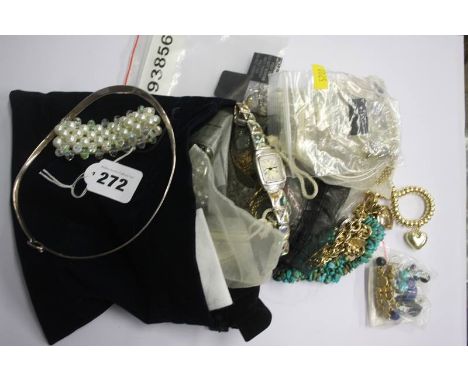 Assorted silver and costume jewellery