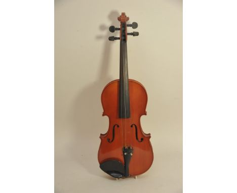 A Japanese 3/4 size Violin in good condition. Label for Kiso Suzuki Violin Co. ltd, no. 7 dated 1978