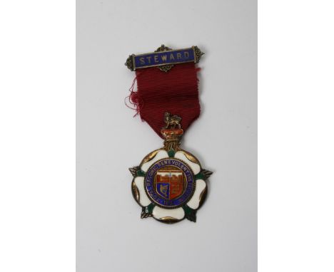 A silver and enamel Masonic medal 1931 in a fitted case