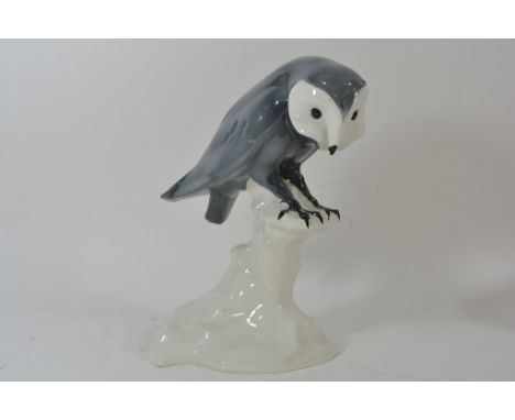 A Losol ceramic model of an owl