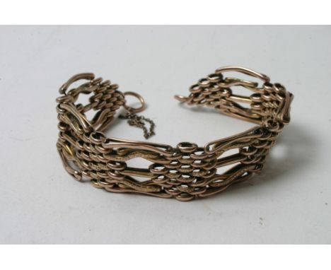 A gold gate bracelet