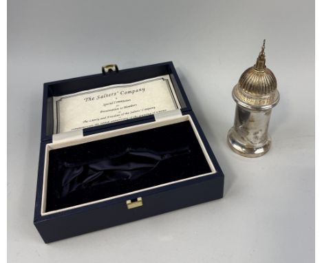 A COMMEMORATION SILVER SALT GRINDER FROM THE SALTERS COMPANY TO COMMEMORATE THE 600TH ANNIVERSARY OF THE GRANTING OF LICENSE 