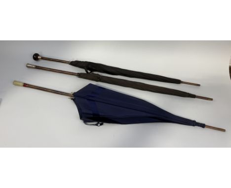 THREE VINTAGE PARASOLS TO INCLUDE ONE WITH 9CT GOLD BANDINGLongest 96cm