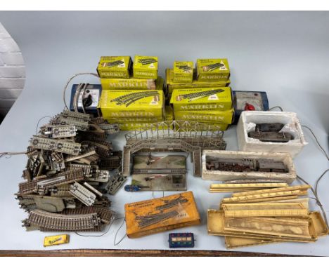 A LARGE COLLECTION OF MARKLIN TRACK AND CARRIAGES