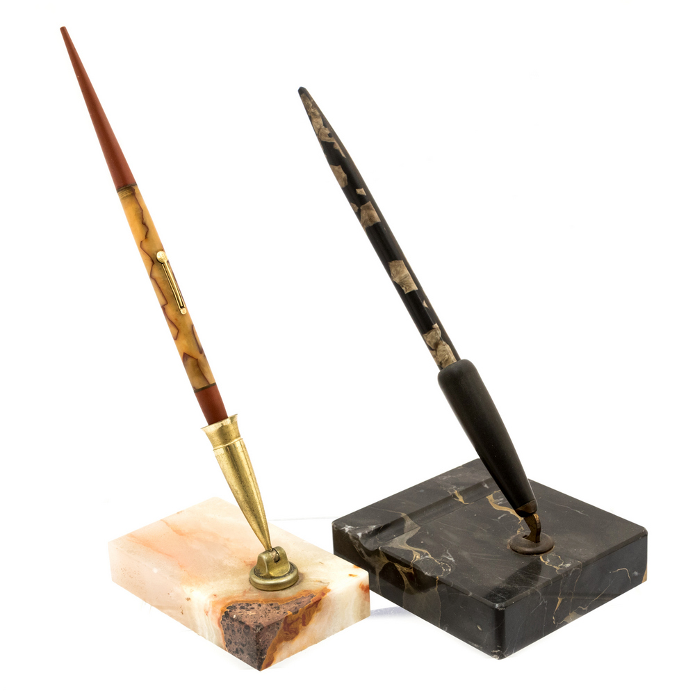 Waterman Ideal desk fountain pen and stand, marbled body with red ends