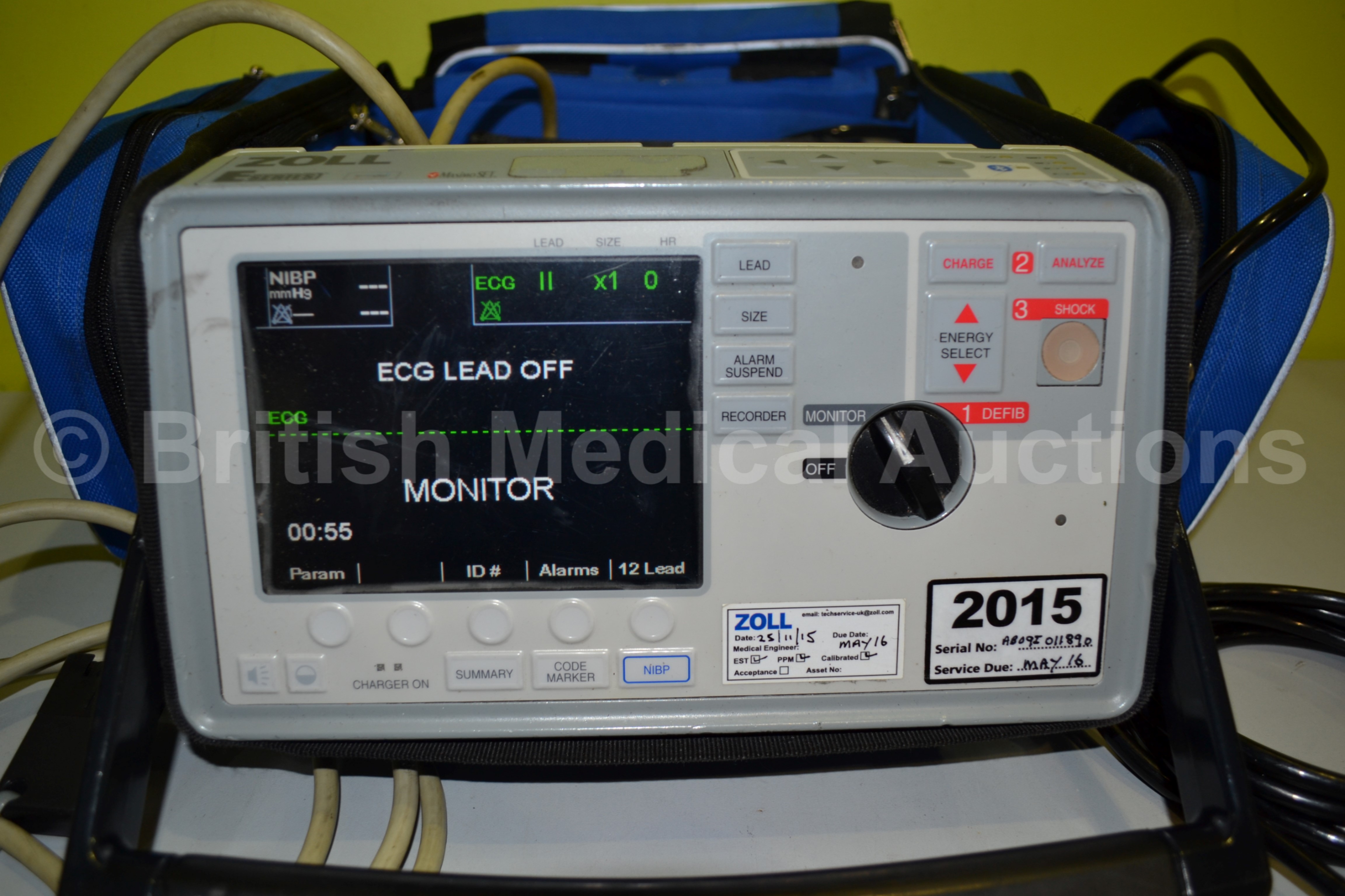 Zoll E Series Defibrillator/Monitor In Case with ECG, SPO2, CO2, NIBP