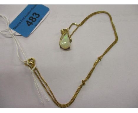 A 10ct gold opal necklace