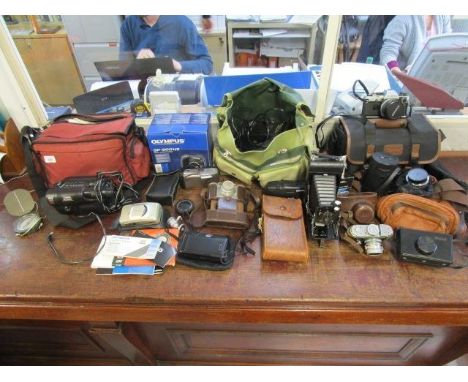 A quantity of vintage and later folding and cased cameras to include a Paxette Prontor - 5 camera, boxed Olympus SP 500UZ dig