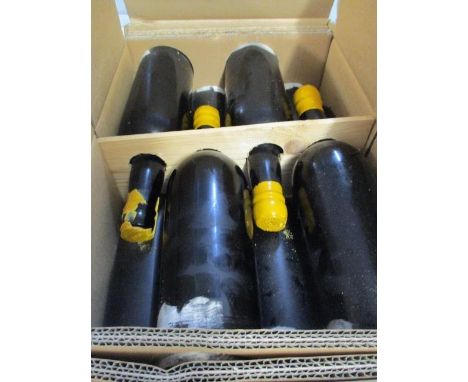 Twelve bottles of 1963 vintage port A/F 
