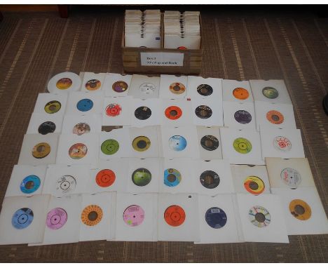 Box of approximately 200 7" singles relating to 1970s pop and rock including The Faces, Bob Dylan, Deep Purple, Ace, Sweet, T